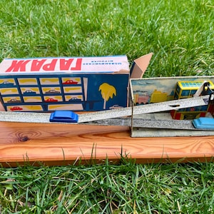 Vintage Metal Garage LZM USSR Wind-up toy Rare Find with Original Box