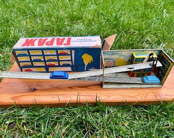 Vintage Metal Garage LZM USSR Wind-up toy Rare Find with Original Box