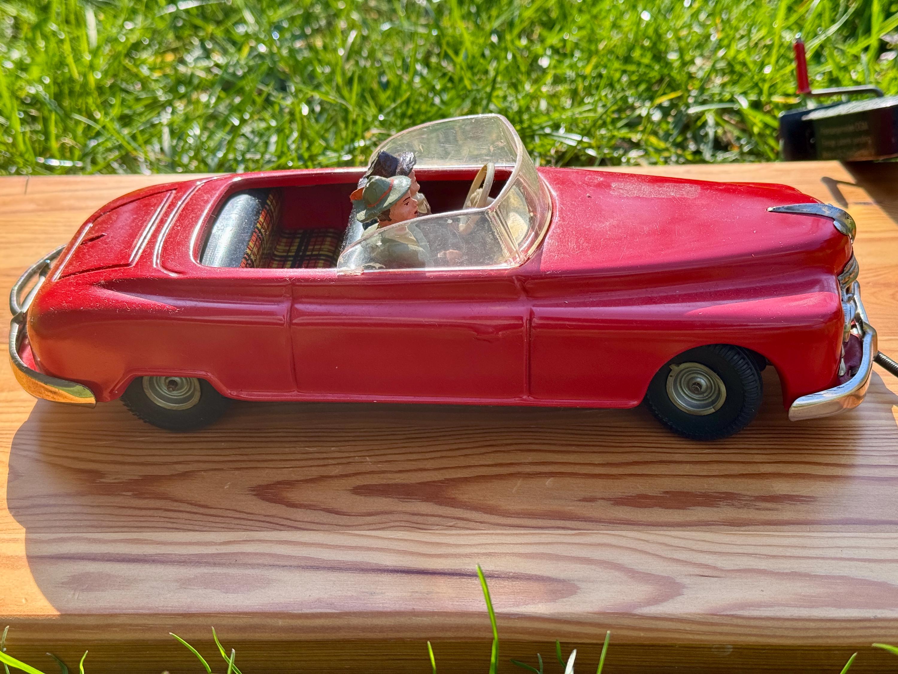 Arnold Cadillac Cabriolet 1949 - Jouet En Tôle Mécanique - Allemagne - 24 Cm