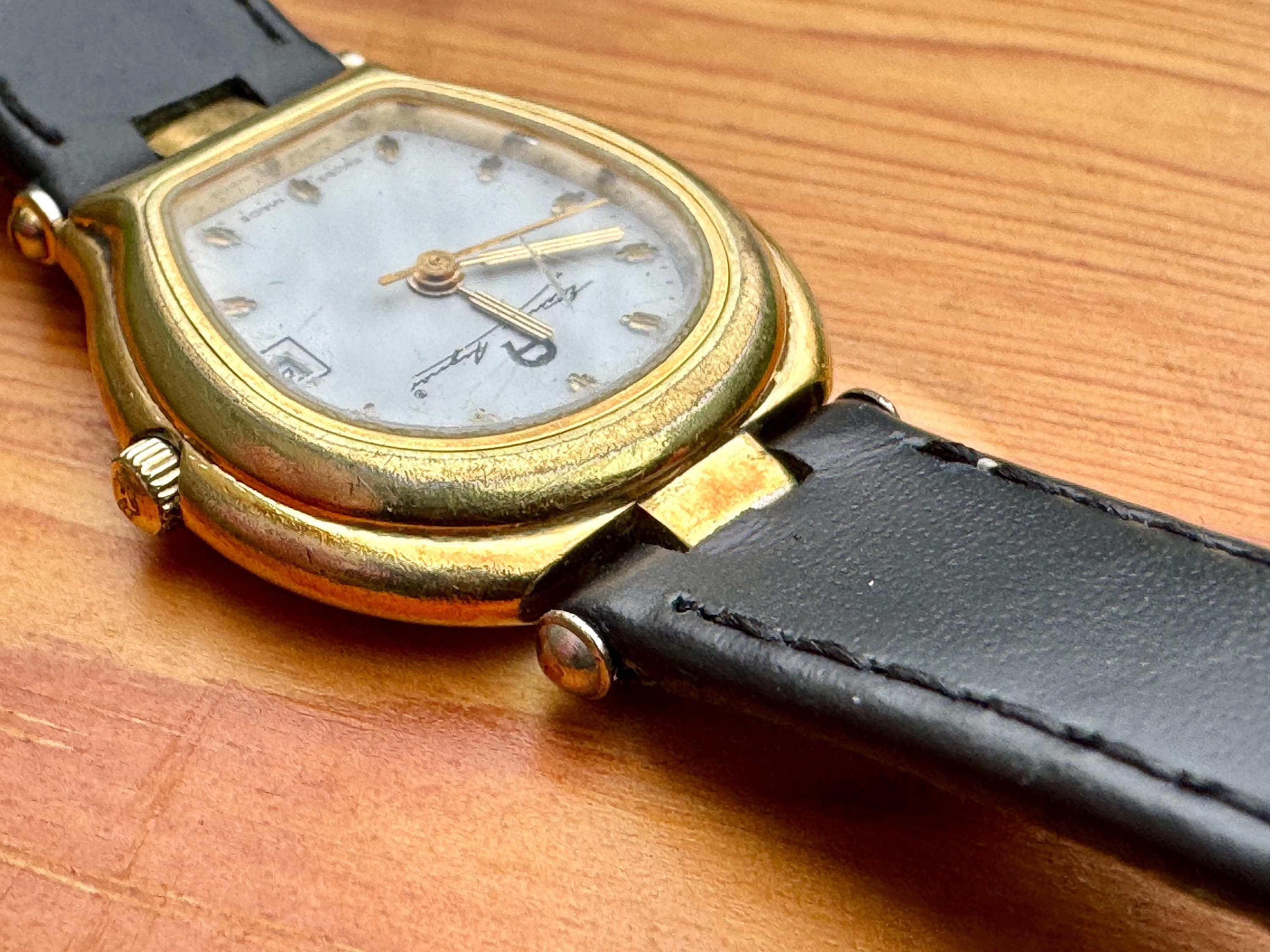 Vintage Etienne Aigner Gold-plated Quartz Watch: Horseshoe