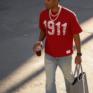 Kappa Alpha Psi - Roupa de rua cropped com ombros caídos