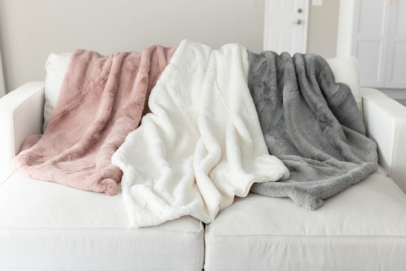 Faux Rabbit Fur Throw Blanket-Soft Plush: Cozy Fall Home Decor