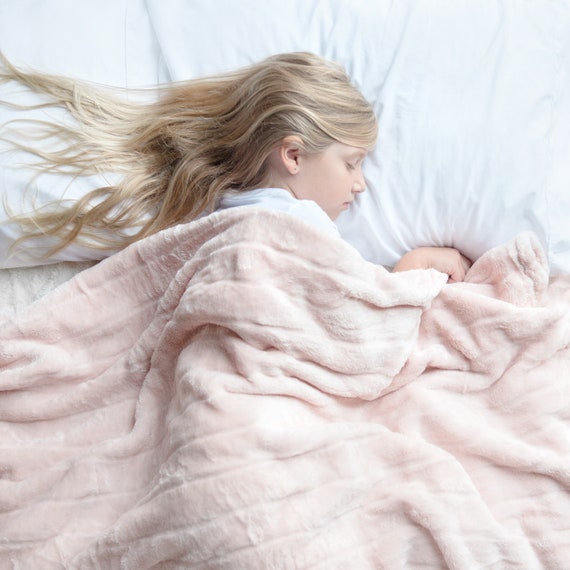 Ultra soft throw blanket hotsell