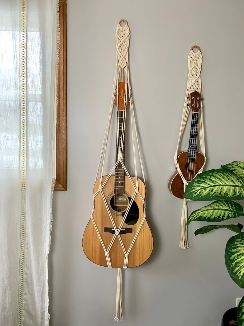 Macrame Guitar Hanger, Boho Guitar Wall Mount, Guitar Stand, Boho Wall Decor immagine 6