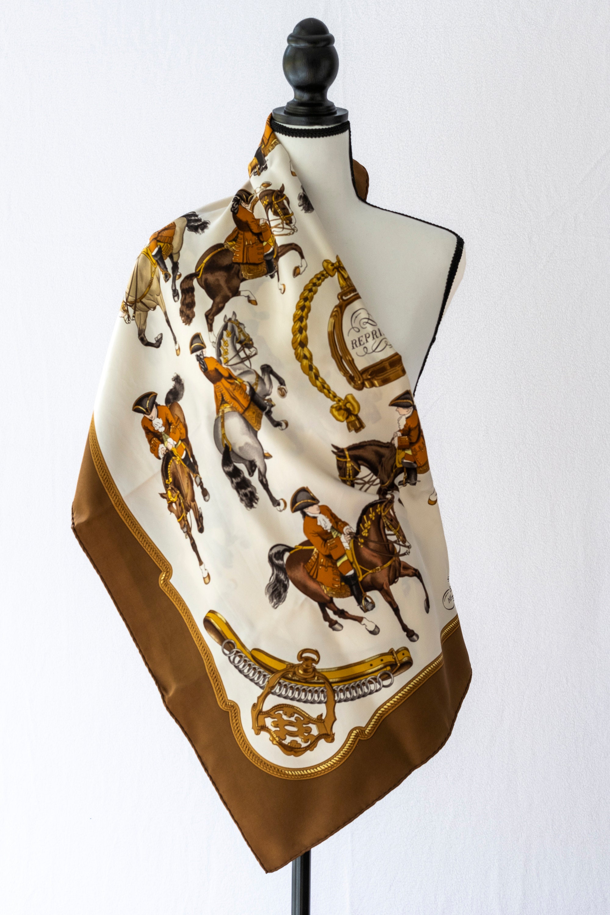 エルメス　スカーフ　HERMÈS REPRISE Hermes, Reprise, Reprise Twill Silk Scarf - Etsy