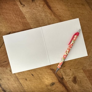 Carte Joyeux anniversaire à une dame folle aux chats - Petite carte en aluminium image 2