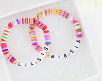 Set of 2 Colorful personalized sister bracelet, sibling pregnancy announcement, big sister bracelet for little girls, big sis little sis