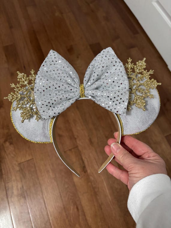 Snowflake Mouse Ears, Silver and Gold Minnie Ears, Seasonal  display picture 1