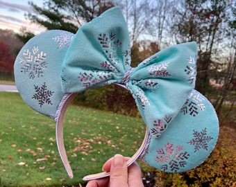 Snowflake ears, silver snowflake mouse ear headband, blue snowflake Minnie ear, Elsa inspired mickey ears, blue snowflake ears, Frozen ear