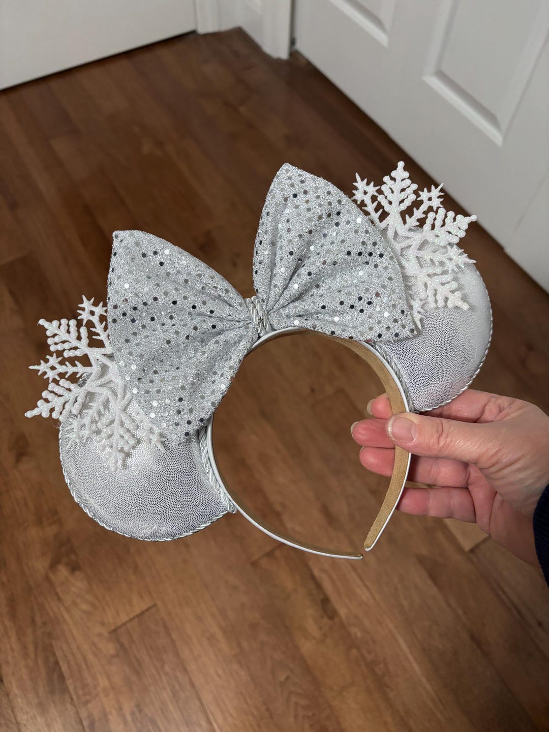 White Snowflake Ears, Winter Mouse Ears, Holiday Minnie Ear  display picture 1