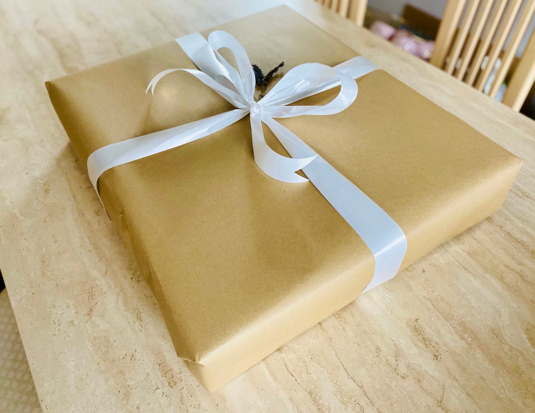 Ghirlanda Natalizia 50 Cm Con Bacche Rosse E Sfere - Decorazione Porta, Albero O Tavolo, Lucente, Per Casa E Ufficio