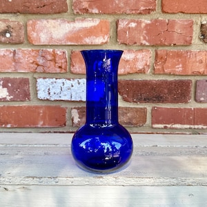 Vintage Cobalt Blue Vase 8”, Tall Blue Glass Vase, Vintage blue bud vase