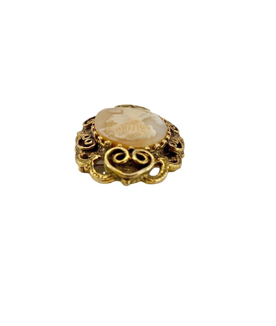 Vintage Gold Cameo Brooch, Vintage Gold toned Cam… - image 4