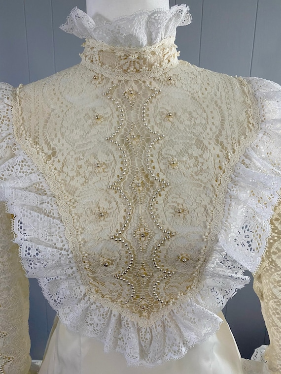 1970s ILGWU Wedding Dress with Veil , vintage Boho