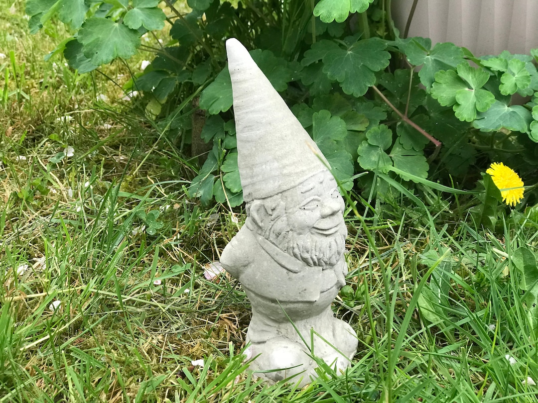 Gartenzwerg aus Beton, 21 cm Etsy.de