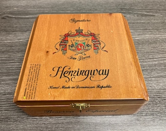 Arturo Fuente Hemingway cigar box