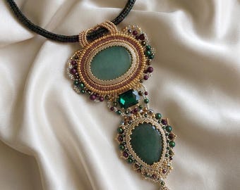 Collier ras-de-cou en agate minérale, pendentif en pierre naturelle, bijou bohème chic, fait main. Cadeau idéal pour homme.