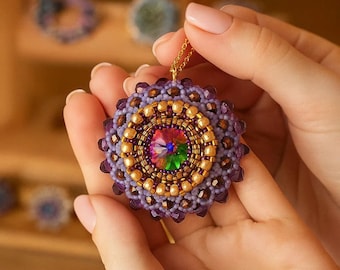 Collier fait main pour femme, collier de perles avec grand pendentif violet en pierre précieuse, style bohème, bijou unique et artisanal