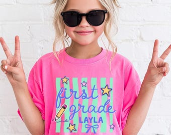 Maglietta personalizzata per il ritorno a scuola, maglietta per la prima elementare, maglietta per il ritorno a scuola, maglietta per bambina di prima elementare, magliette scolastiche per bambini, Comfort Colors Youth