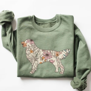Golden Retriever Sweatshirt, Golden Mama Shirt, Golden Dog Sweater, Dg Crewneck, Wildflowers Dog Lover Gift, Golden Mom Sweatshirt, Flowers