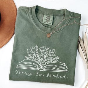 Comfort Colors® Przepraszam, że jestem zajęty Koszulka, Prezent dla bibliotekarza, Prezent dla miłośnika książek, Prezenty dla mola książkowego, Koszulka z klubu książki, Koszulka do czytania, Koszulka biblioteczna