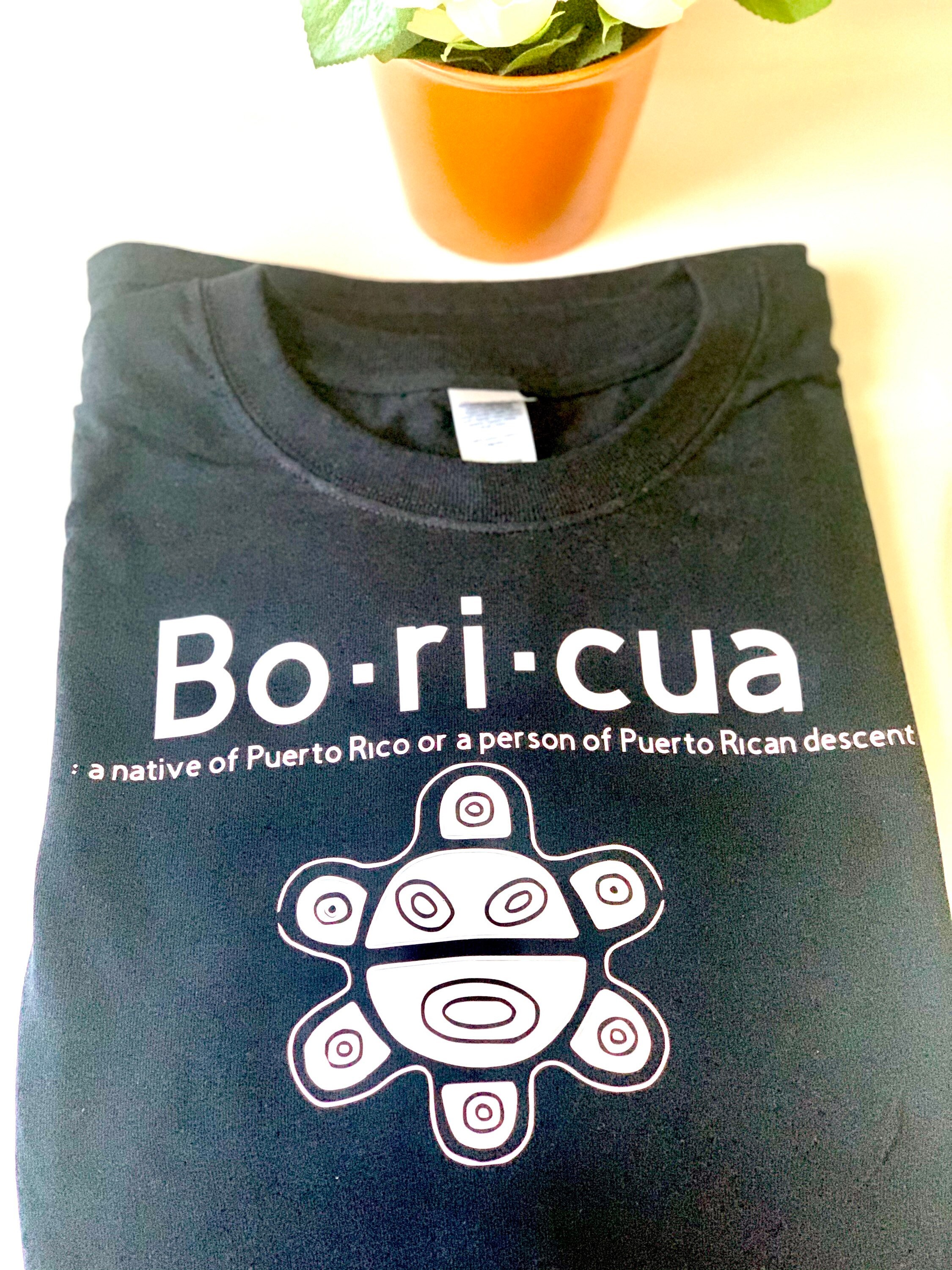 Camiseta clásica for Sale con la obra «Bandera de Puerto Rico Sol Taino Colores Boricua Regalo» de inkedtee Camiseta clásica for Sale con la obra «Bandera de Puerto Rico Sol Taino Colores Boricua Regalo» de inkedtee