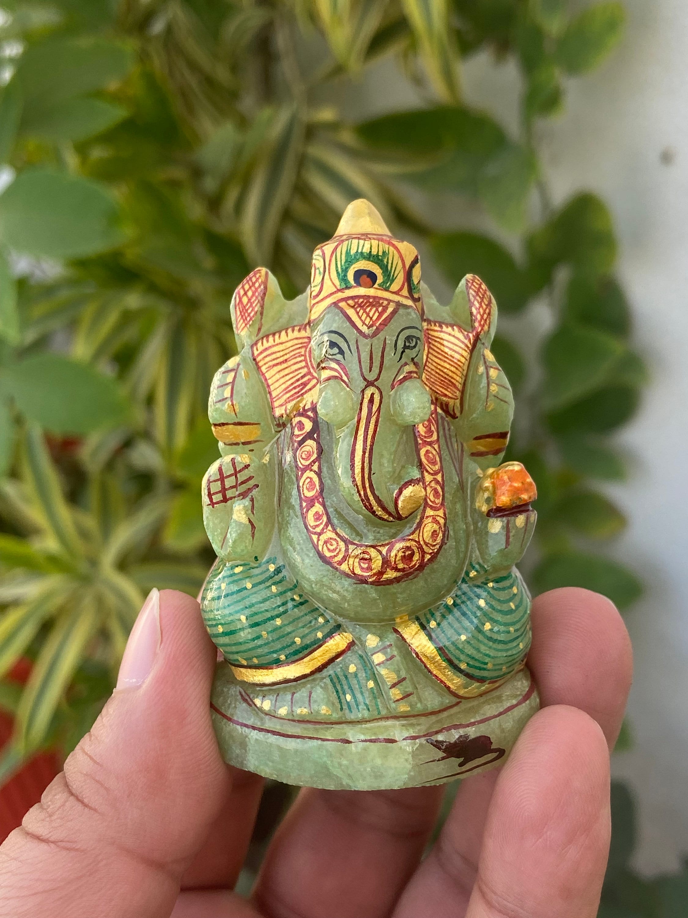 手描きのグリーンアベンチュリンガネーシャ像 | 手彫りのインド翡翠 