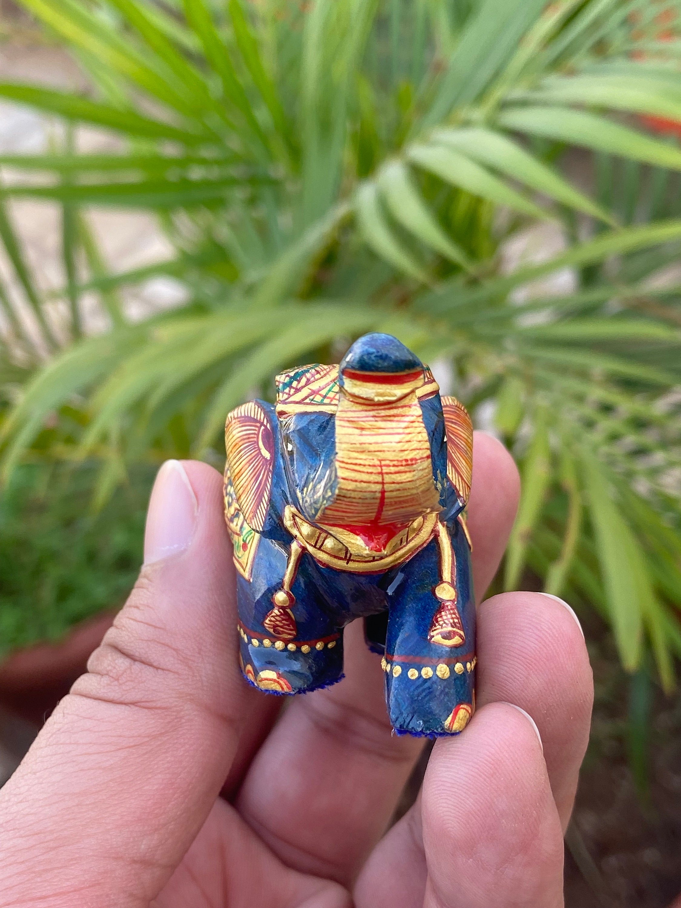 手彫り・手描きのラピスラズリ象像｜スピリチュアルな高級ブルー宝石の