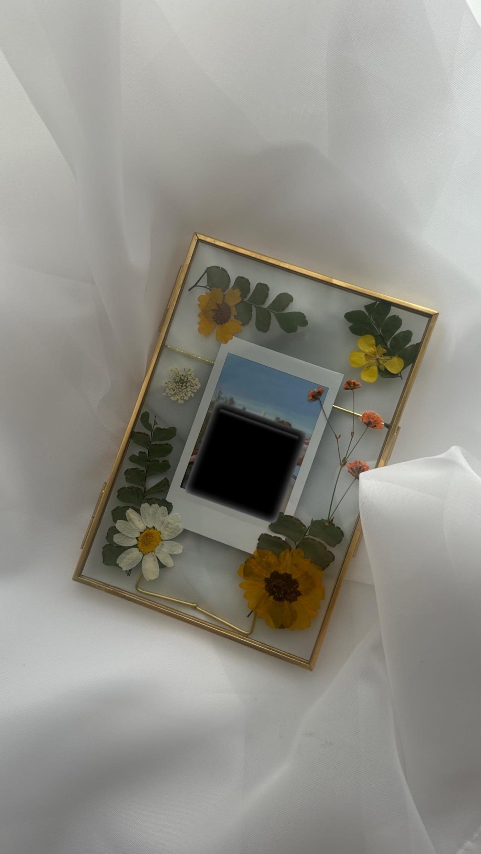 Pressed Flower Frame | Dried flower photo | Gifts for her | Wedding Present | Mother’s Day Gift | Baby Shower | Bridesmaid Gift