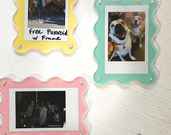 Wavy Edge Magnetic Polaroid Frame | Custom 2x3 Photo | Scalloped Edge Frame