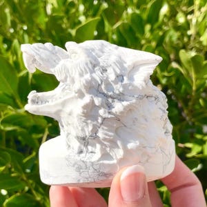 Howlite Crystal Wolf Head Carving Hand Carved White Howlite Wolf