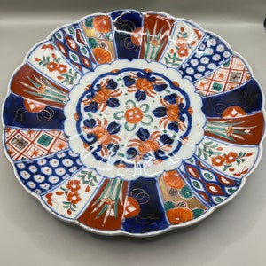 Antique Meiji Period Hand Painted Imari 11” Platter Scalloped Edge Japan