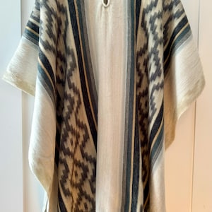 Alpaca Wool Hooded Poncho Pullover UNISEX Handmade warm lightweight beige gray new