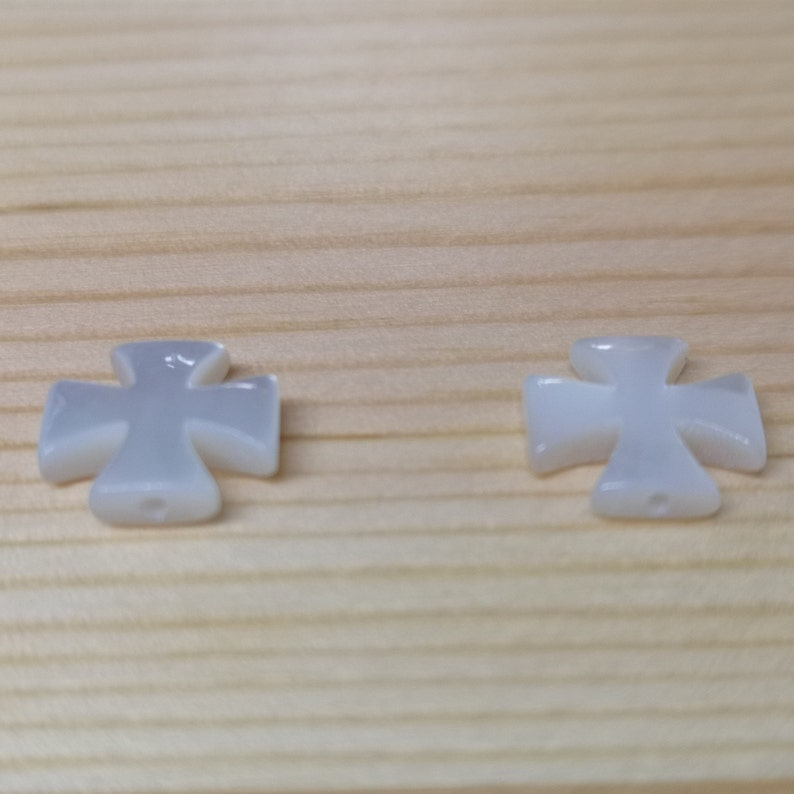 Lot Of 3 Mother of Pearl White Sea Shell Cross For Jewllery Making High Quality Beautiful Design Drilled For Easy Jewllery Making