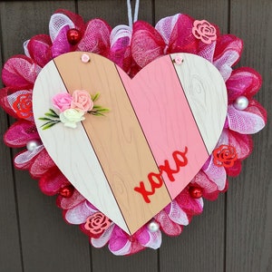 Light up Valentine&#39;s Day Heart Shaped Wreath