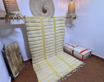 Carpette moderne en laine jaune 8 x 5 pi - Tapis marocain minimaliste texturé