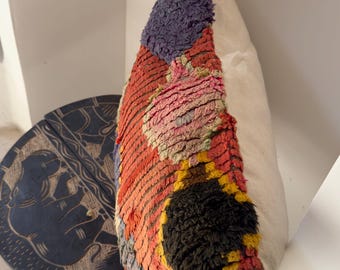 Housse de coussin lombaire vintage en laine berbère - Coussin tribal marocain (60 x 42 cm)