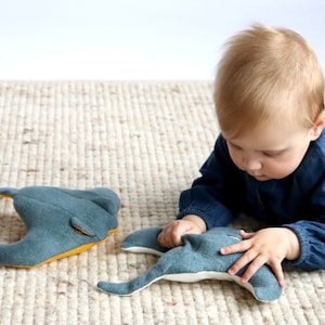 Manta Ray mini stuffed animal  | organic cotton grey-blue fleece, yellow jersey | recycled filling | ocean themed plushie | vegan baby toy