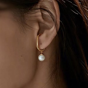 Gold White Pearl Ear Lobe Cuff Stud Non Piercing Earrings, Dainty Pearl lobe Earrings, Pearl Dangle Earrrings, Gift for her. "Ruth" Earrings