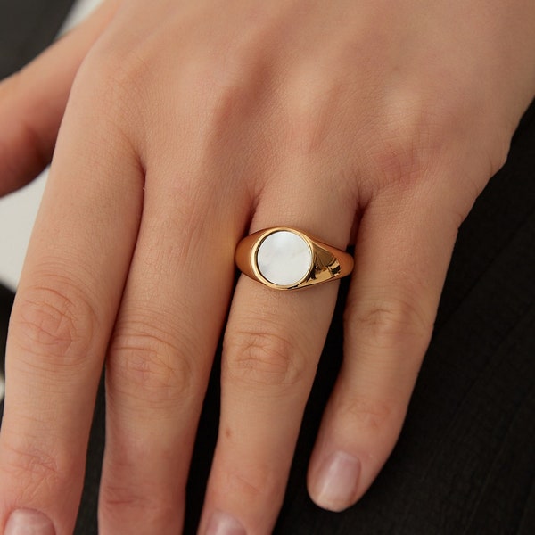 Gold Plated Round White Mother of Pearl Signet Ring, Dainty White Shell Band Ring, Gold White Pinky Gold Ring