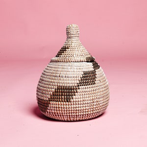Storage basket