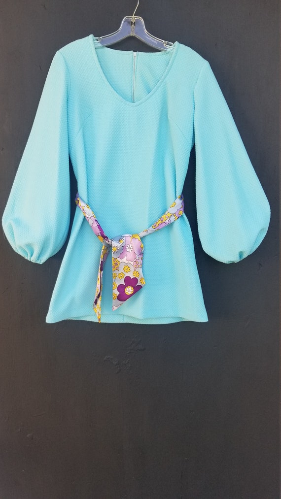 Swinging 60s mini dress