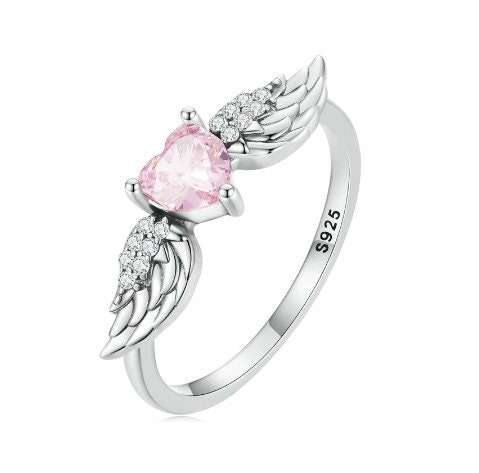 Heart ring outlet with wings