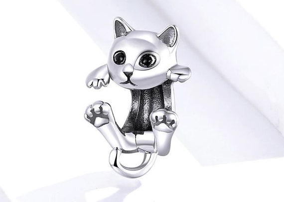 Sterling silver bracelet with cat charm – Nerys Griffiths Jewellery