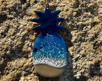 Ocean Resin Art Pineapple Ornament: Beach Home Decor