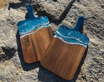 Ocean Resin Cutting Board: Wood Charcuterie with Turquoise Waves