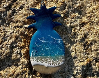 Ocean Resin Art Pineapple Ornament: Beach Home Decor