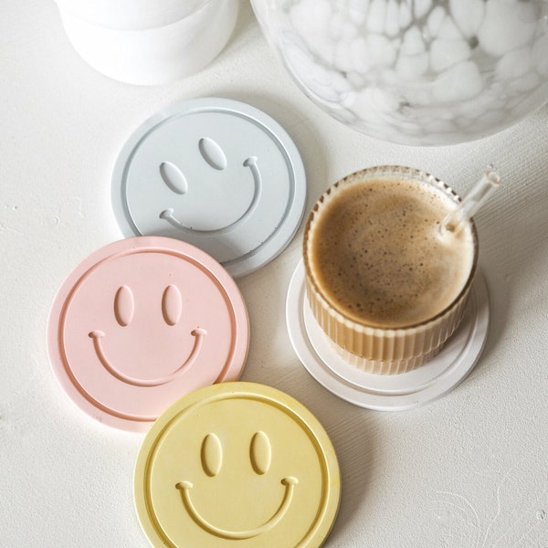 Handgemachter Smiley Coaster aus Jesmonite | Bunte Untersetzer für Gläser und Tassen