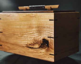 Schmuck- und Uhrenbox aus Eiche und Walnuss, handgefertigt, japanischer Stil