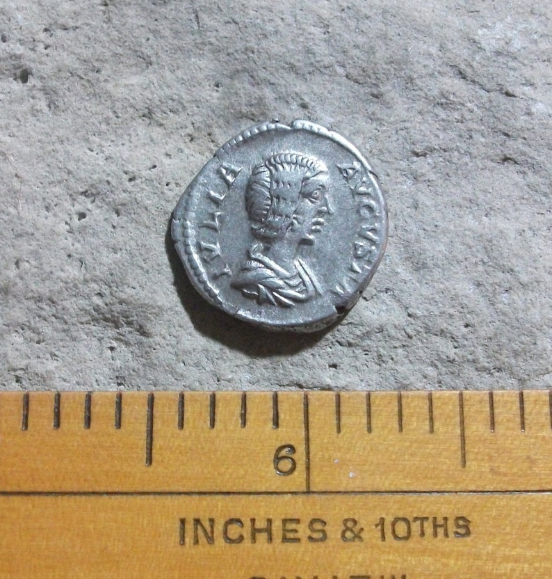 Roman silver Denarius of Julia Domna 200 - 211 A.D  A.D  Rome mi